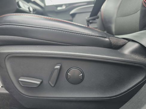Certified 2025 Ford Escape ST-Line AWD/4WD image 13