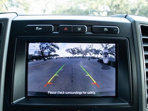 Used 2021 Ford Expedition Max XLT image 14