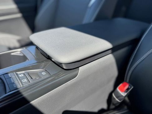 New 2025 Toyota Camry Hybrid AWD/4WD image 19