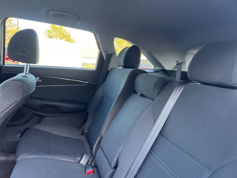 Used 2020 Kia Sorento LX image 22