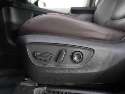 Used 2021 Toyota Sienna Platinum AWD/4WD image 23