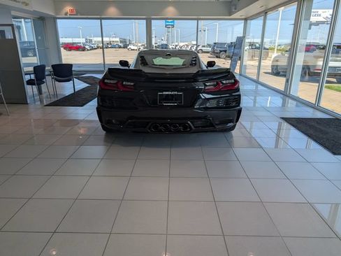 Used 2025 Chevrolet Corvette Z06 RWD image 6