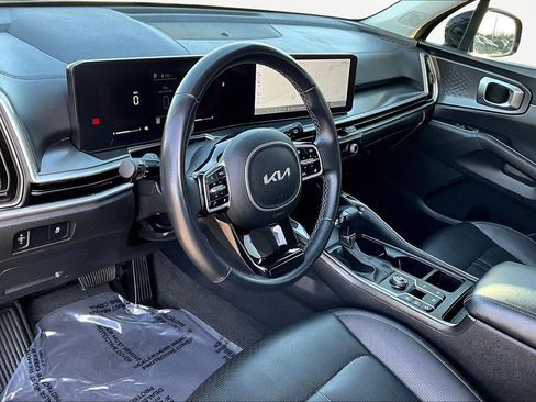Used 2024 Kia Sorento S image 14