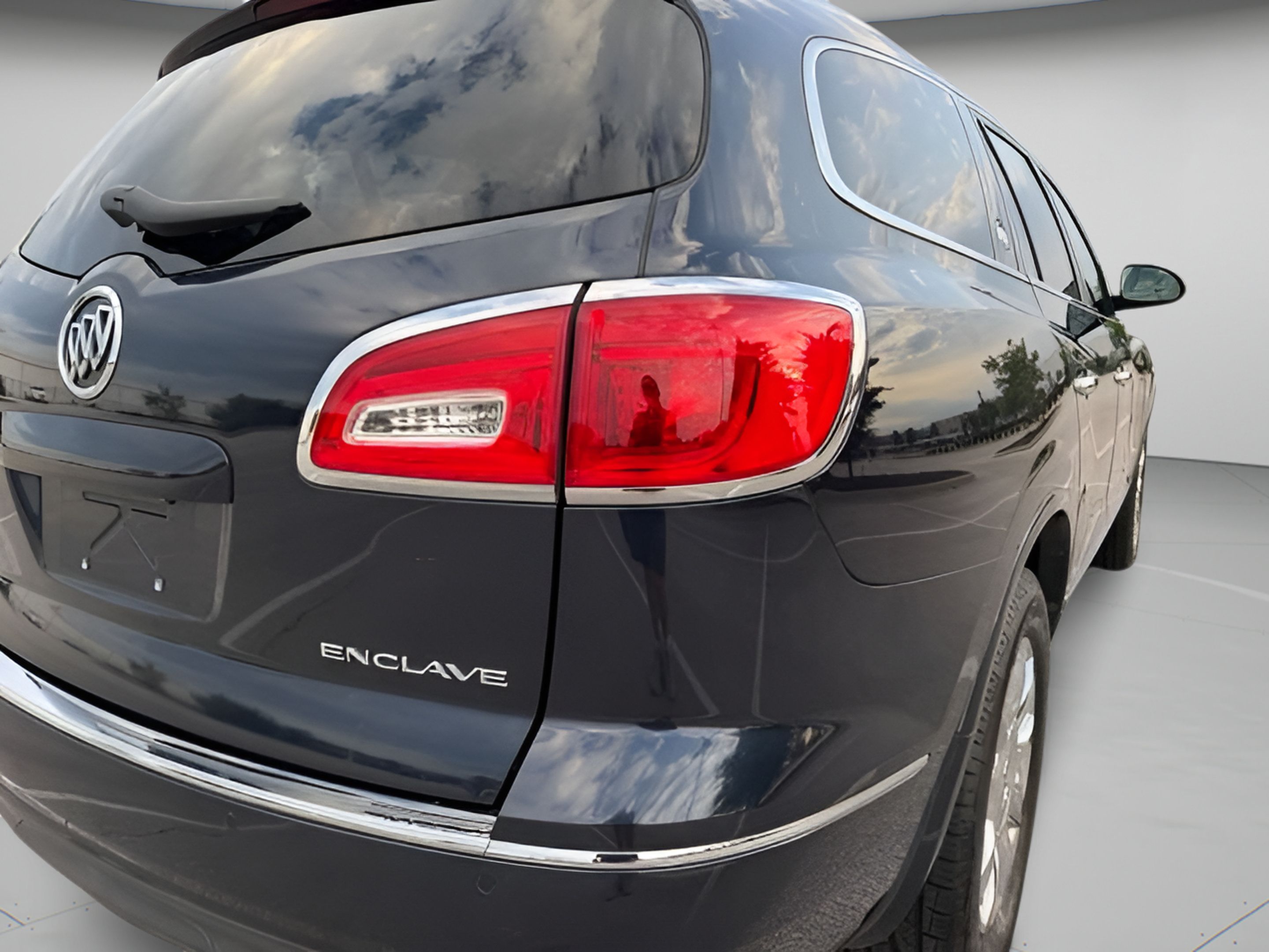 Used 2015 Buick Enclave Premium w/ Trailering Package FWD image 33
