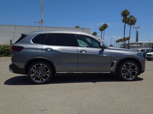 New 2026 BMW X5 xDrive50e w/ Parking Assistance Package AWD/4WD image 4