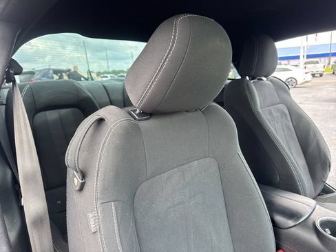 Used 2020 Ford Mustang Coupe RWD image 26