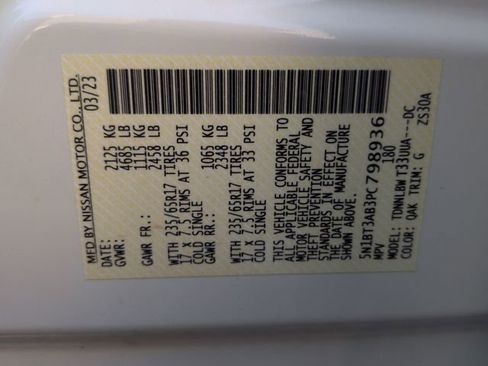 Used 2023 Nissan Rogue S image 32