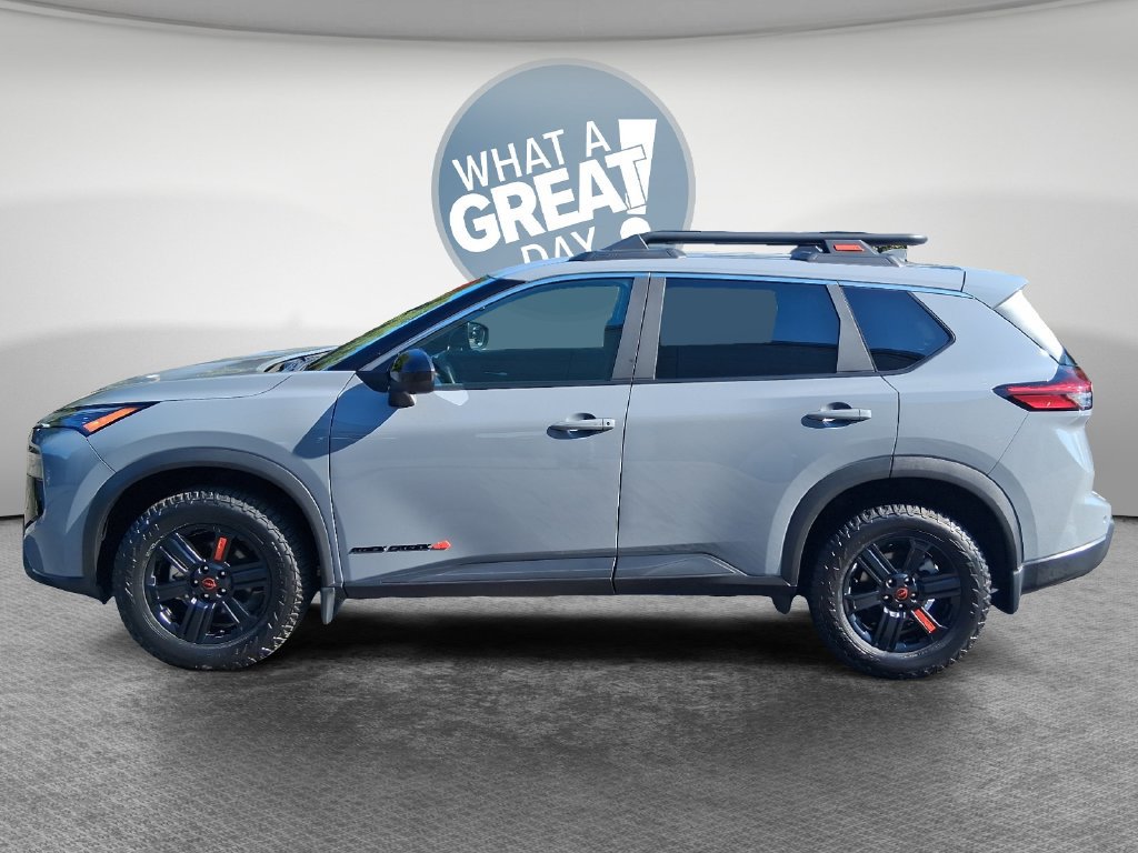 Used 2025 Nissan Rogue SV AWD/4WD image 7