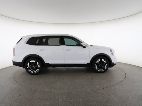 Used 2023 Kia Telluride EX w/ EX Captain's Chair Package image 22