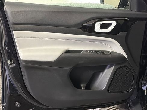 New 2026 Jeep Compass Limited image 10