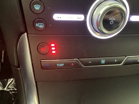 Used 2020 Ford Edge Titanium image 26