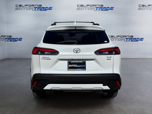 Used 2023 Toyota Corolla Cross XLE w/ Convenience Package image 6