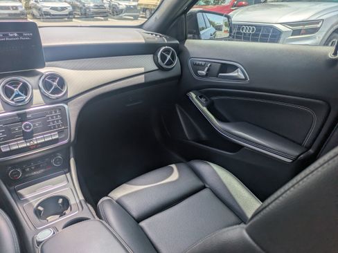 Used 2018 Mercedes-Benz GLA 250 image 16