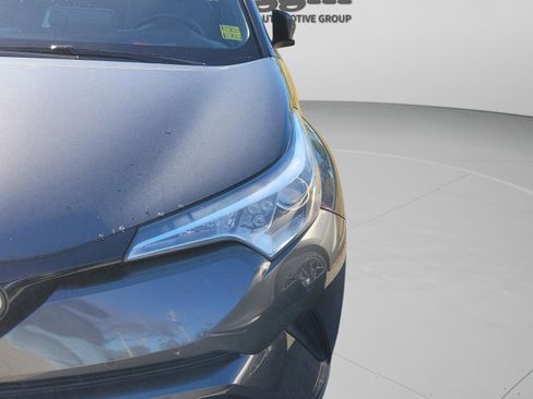 Used 2019 Toyota C-HR Limited image 11