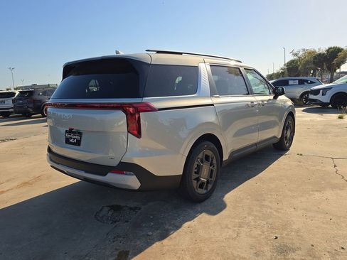 New 2026 Kia Carnival EX FWD image 7
