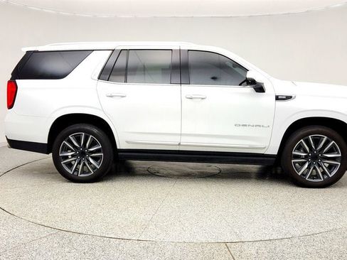 Used 2022 GMC Yukon Denali w/ Advanced Technology Package image 4