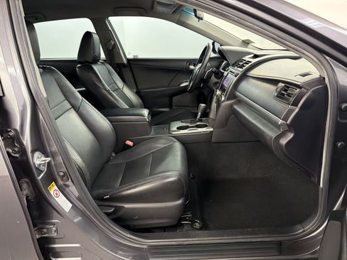 Used 2014 Toyota Camry SE FWD image 28