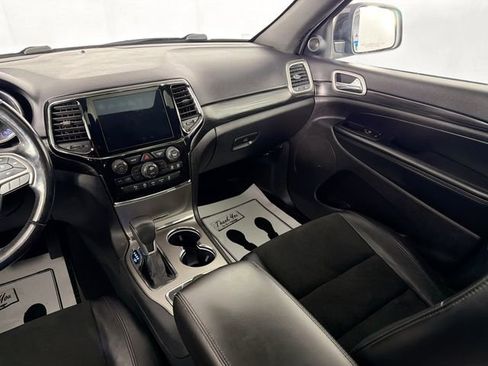 Used 2019 Jeep Grand Cherokee Altitude image 23