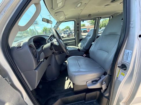 Used 2006 Ford E-350 and Econoline 350 XL RWD image 28