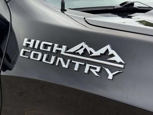 Used 2020 Chevrolet Silverado 1500 High Country w/ Technology Package AWD/4WD image 8