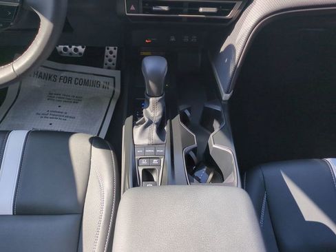 Used 2025 Toyota Camry SE image 18