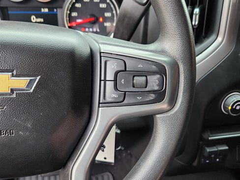 Used 2022 Chevrolet Silverado 2500 Custom w/ Custom Value Package image 33