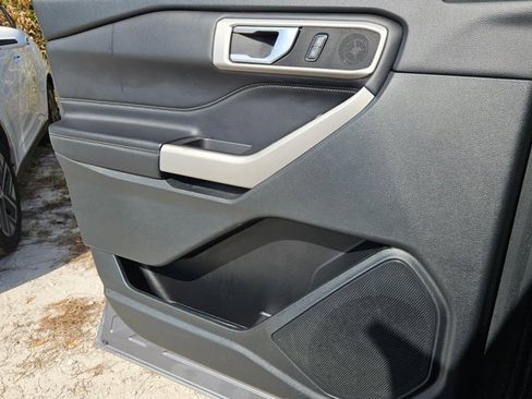 Used 2024 Ford Explorer XLT w/ Equipment Group 202A image 11