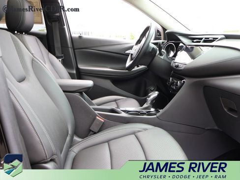 Used 2023 Buick Encore GX Essence w/ Advanced Technology Package AWD/4WD image 9