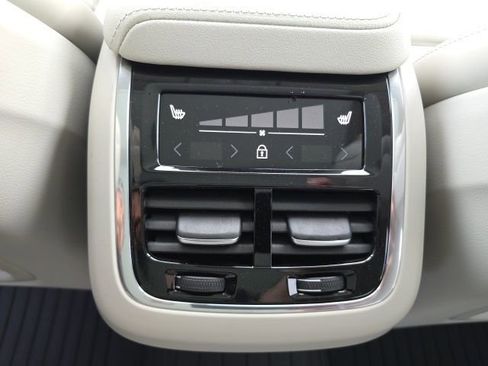 New 2026 Volvo XC60 B5 Ultra w/ Protection Package Premier AWD/4WD image 20