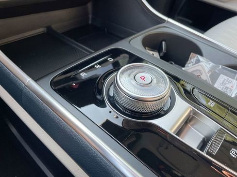 New 2026 Kia Carnival EX image 47