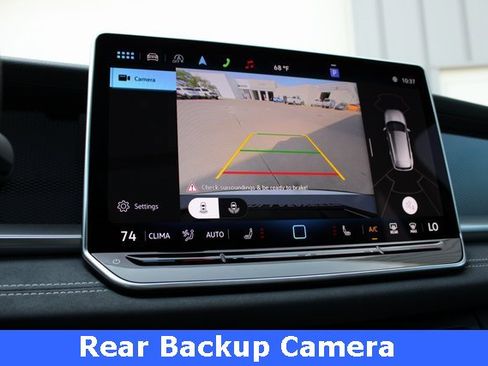 New 2025 Volkswagen Tiguan SE R-Line image 3