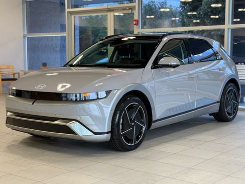 Used 2025 Hyundai Ioniq 5 Limited AWD/4WD image 4