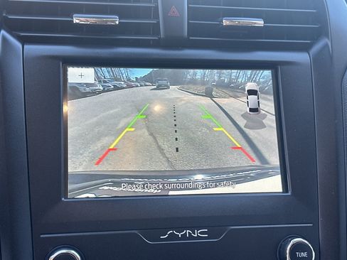 Used 2020 Ford Fusion SE w/ Equipment Group 151A image 6