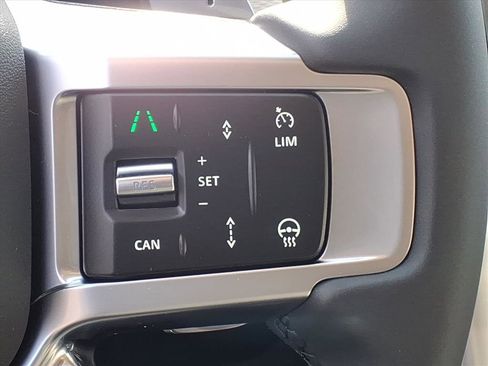 New 2026 Land Rover Discovery Limited Edition image 16