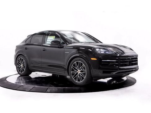 Certified 2026 Porsche Cayenne E-Hybrid Coupe AWD/4WD image 9