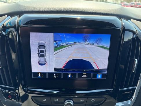 Used 2023 Chevrolet Traverse LT w/ LT Premium Package image 34