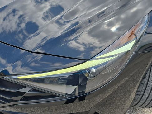 Used 2023 Hyundai Elantra SEL w/ Convenience Package image 29