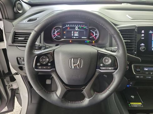 Used 2024 Honda Passport Black Edition image 19
