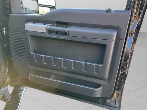 Used 2016 Ford F350 Lariat w/ Chrome Package image 12