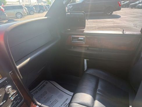 Used 2016 Lincoln Navigator Select AWD/4WD image 34