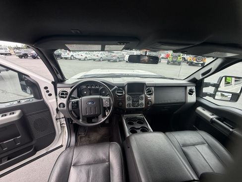Used 2016 Ford F350 Lariat w/ Camper Package AWD/4WD image 17