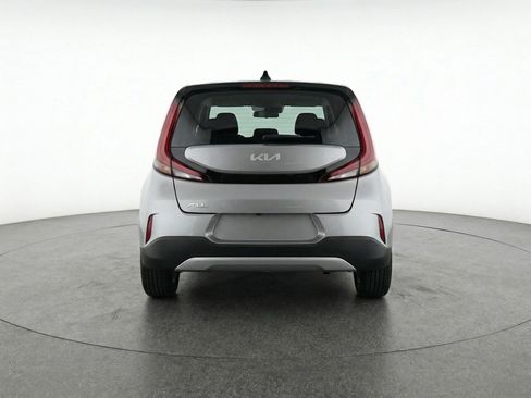Used 2025 Kia Soul LX w/ LX Technology Package FWD image 7