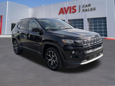 Used 2025 Jeep Compass Limited image 3