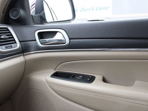 Used 2020 Jeep Grand Cherokee Limited AWD/4WD image 21