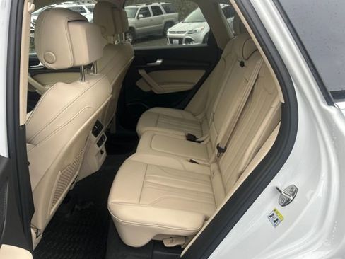 Used 2024 Audi Q5 e Premium Plus image 15