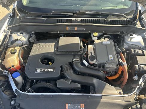 Used 2019 Ford Fusion SE image 15