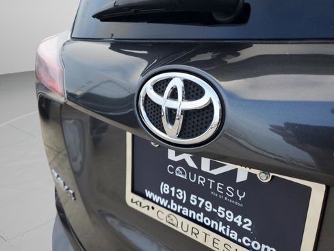 Used 2016 Toyota RAV4 LE image 27