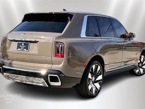 Used 2026 Rolls-Royce Cullinan image 12