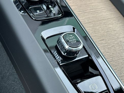 New 2026 Volvo XC60 B5 Plus w/ Protection Package Premier image 22