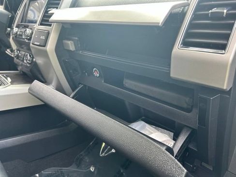Used 2020 Ford F350 Lariat w/ Lariat Ultimate Package AWD/4WD image 15